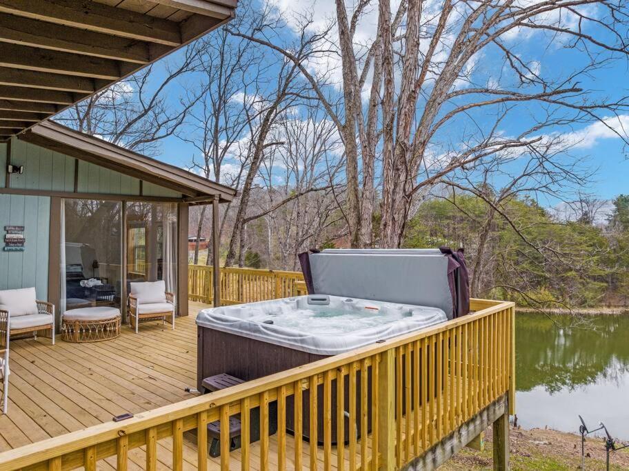 Lazy Lake 3Br Cabin W/ Mtn Views + Hot Tub +Wi-Fi 루레이 외부 사진